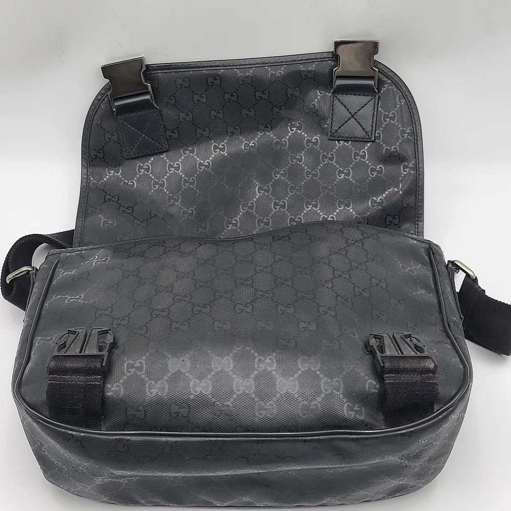 Gucci Imprime Black GG Supreme Canvas Crossbody Unisex Bag... Authentic w/COA...